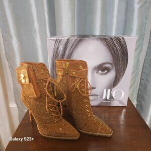 Spectacular Never Worn Jennifer Lopez Stiletto Rhinestone Boots (Hickory Color)